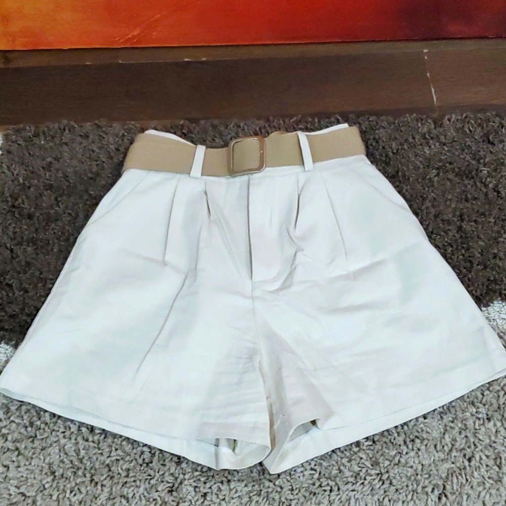 Storets Khaki shorts